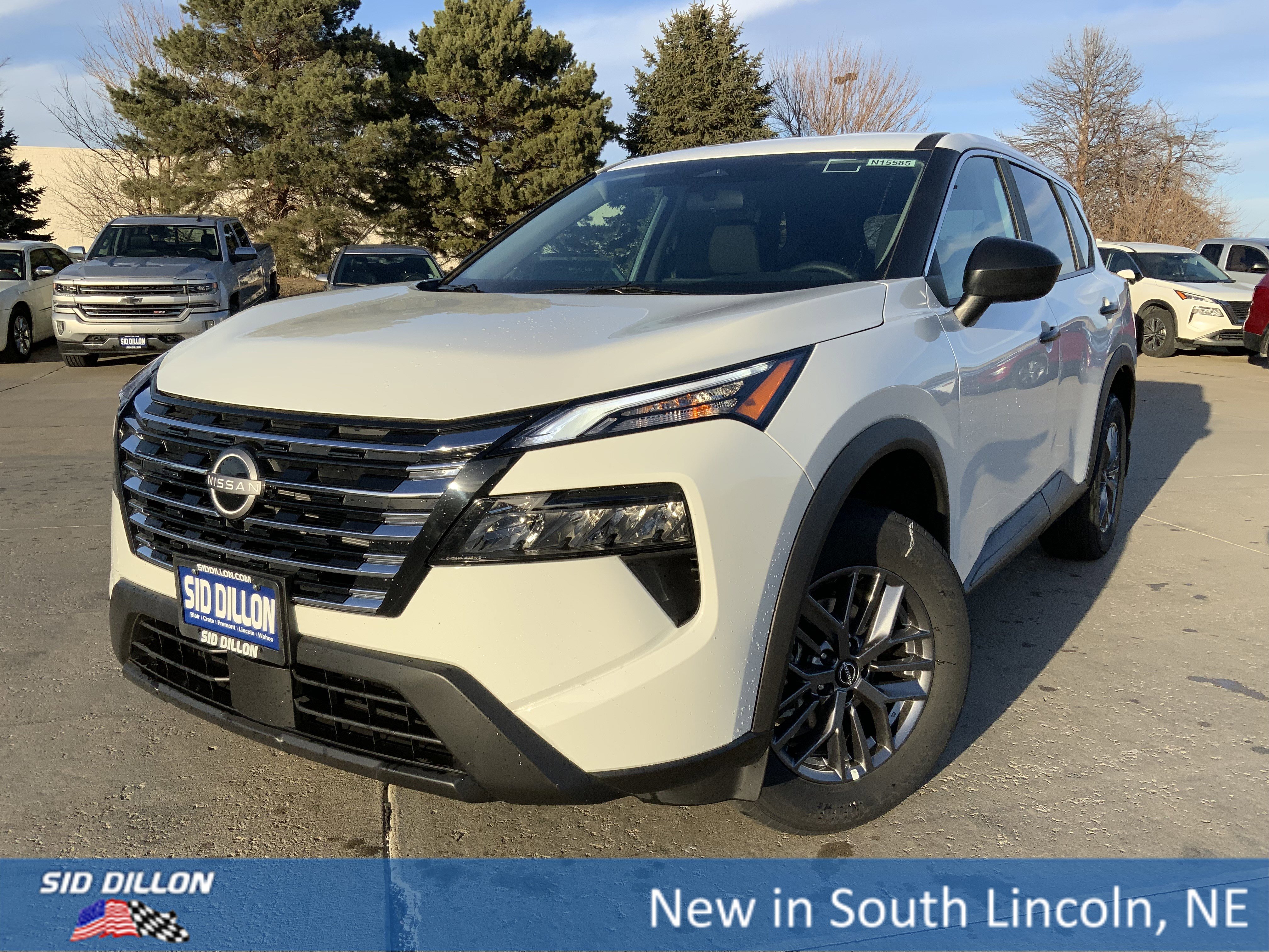 2026 Nissan Rogue S's photo