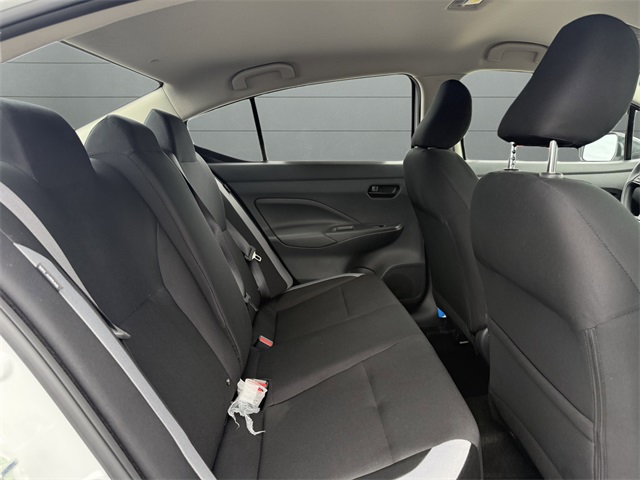 2025 Nissan Versa 1.6 S photo 23