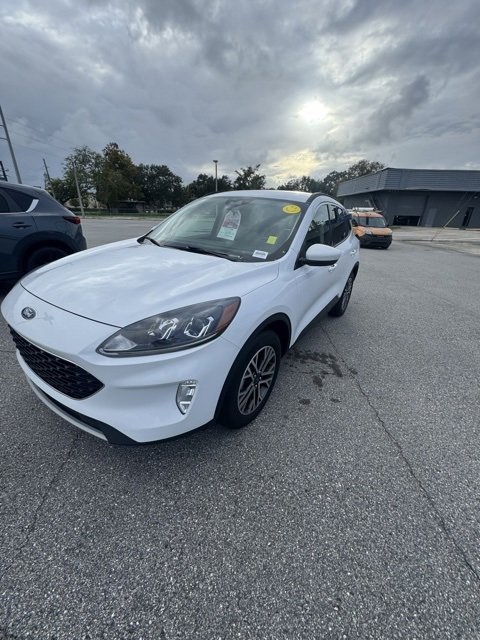 2020 Ford Escape SE photo 3