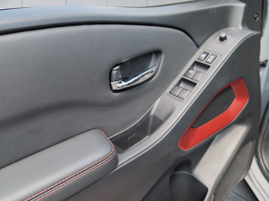 2024 Nissan Frontier PRO-4X photo 12