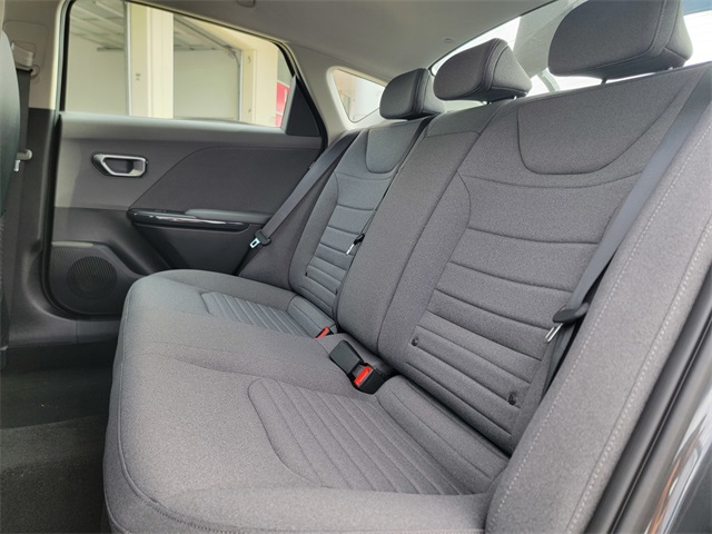 2025 Kia K4 EX photo 11