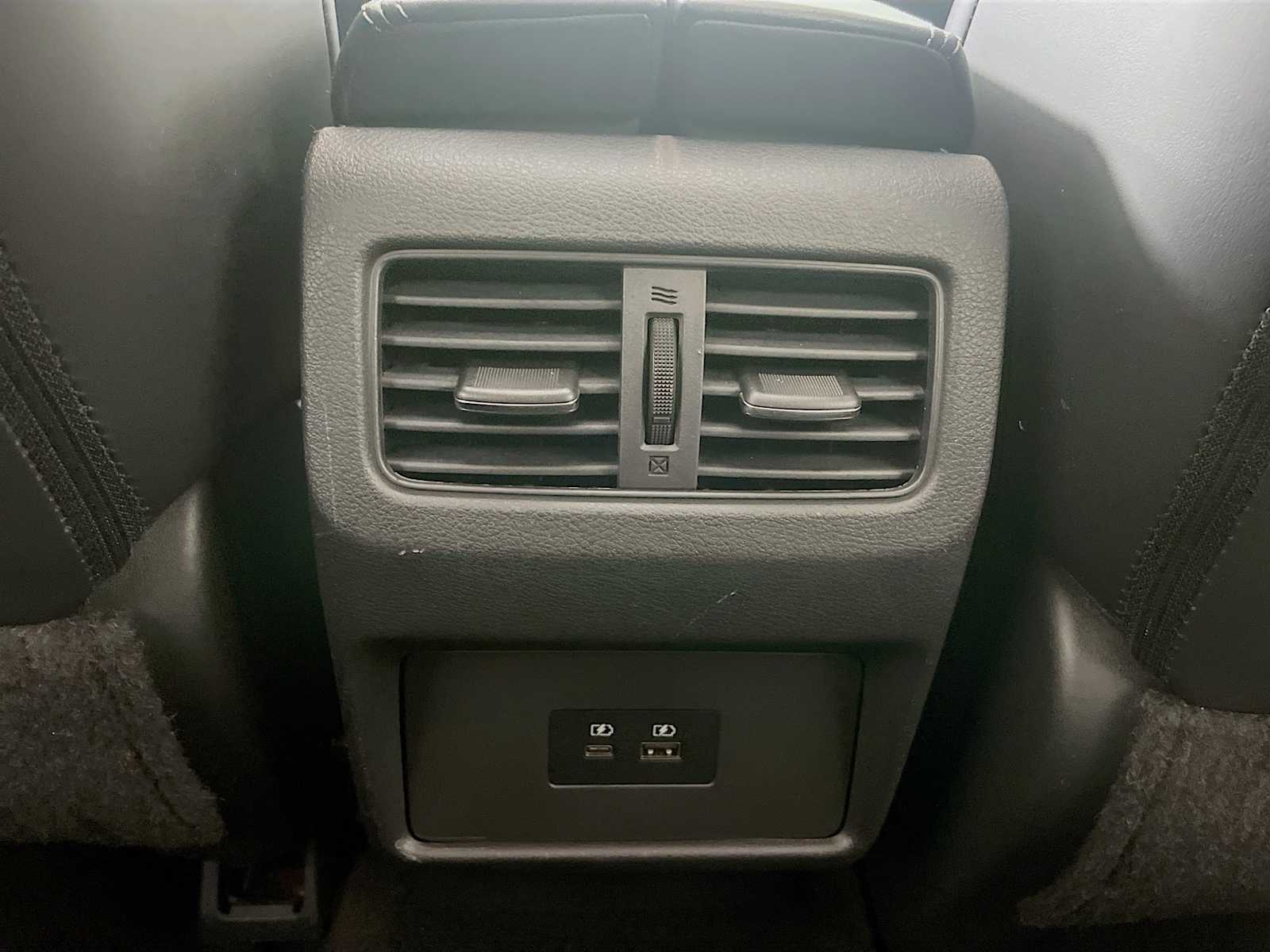 2021 Nissan Rogue SV photo 22
