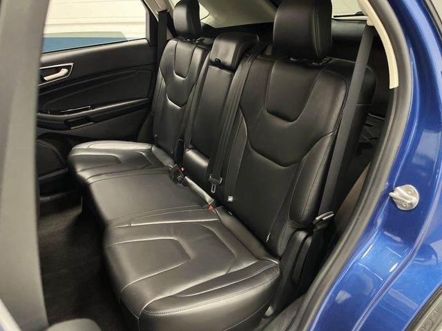 2020 Ford Edge Titanium photo 29
