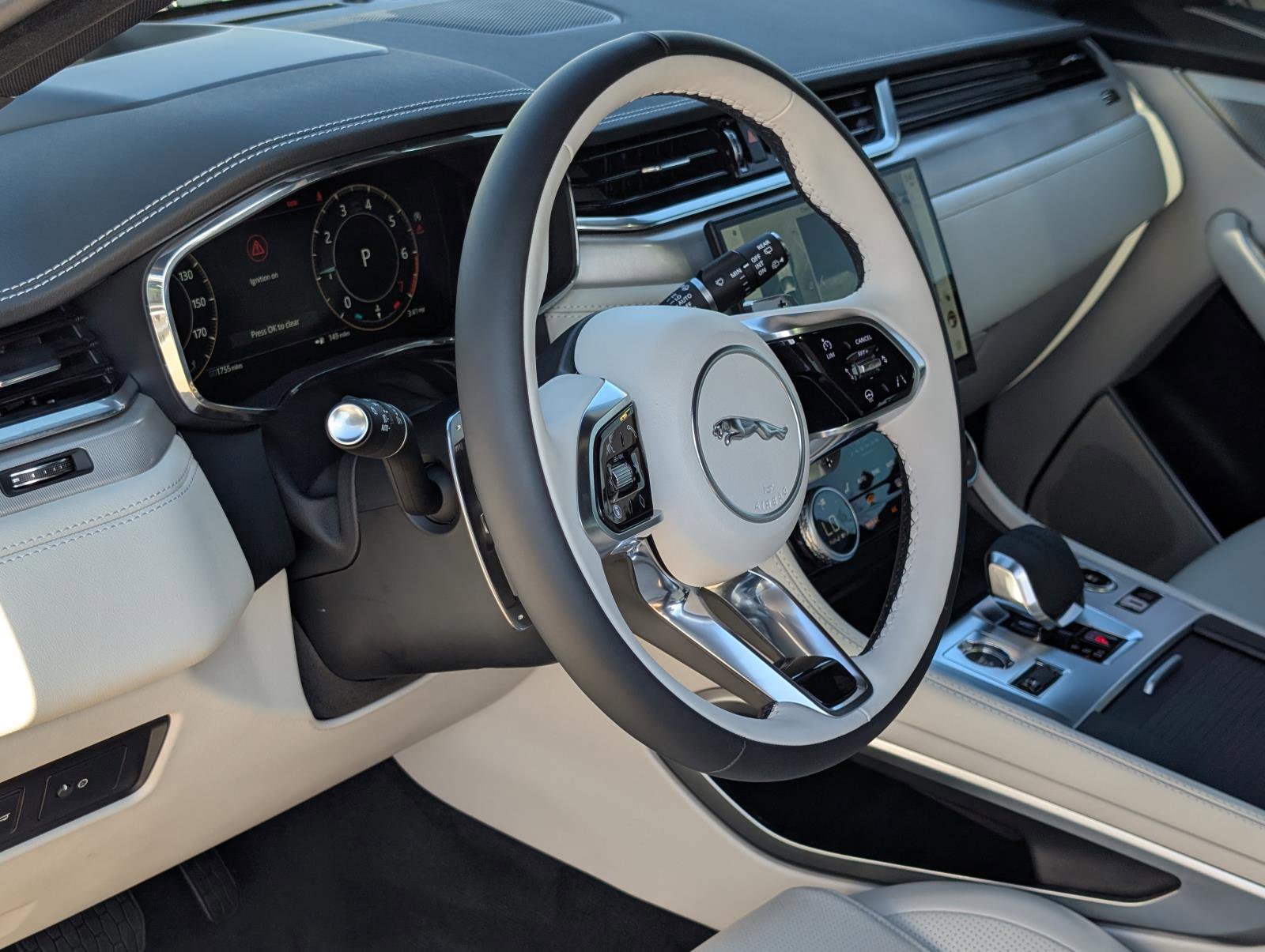 2026 Jaguar F-PACE P250 R-Dynamic S photo 23