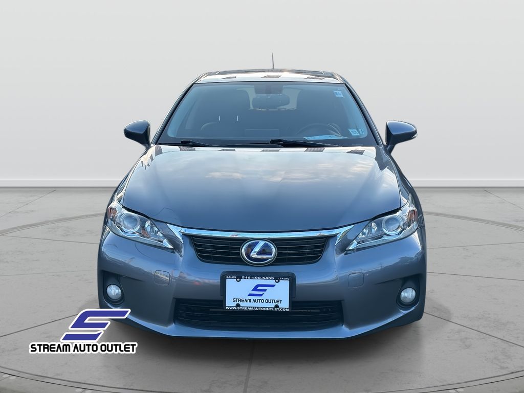 2013 Lexus CT 200h photo 2