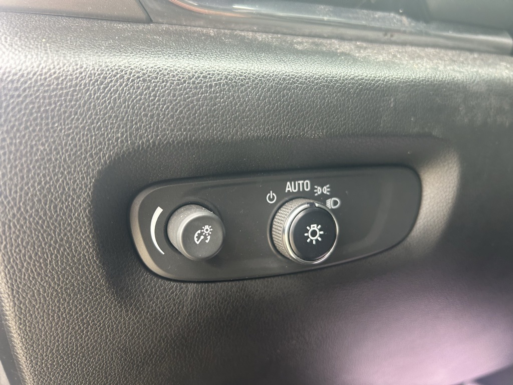 2022 Chevrolet Traverse photo 11