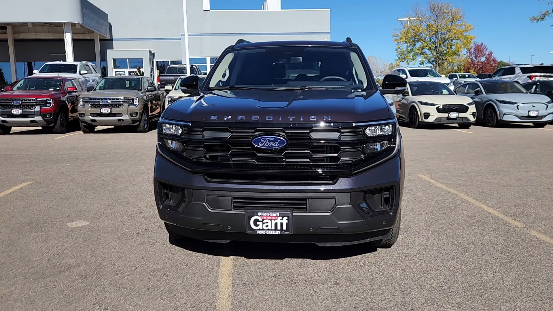 2025 Ford Expedition photo 3