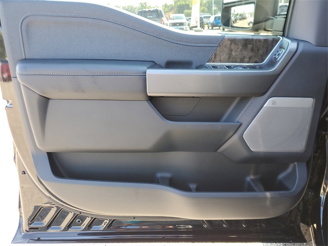 2025 Ford F-250 Lariat photo 19