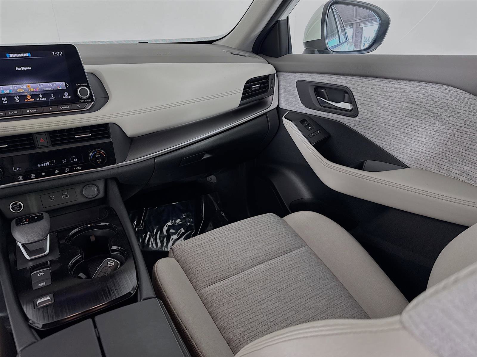 2023 Nissan Rogue SV photo 20