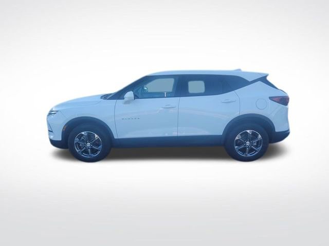2025 Chevrolet Blazer 2LT photo 2