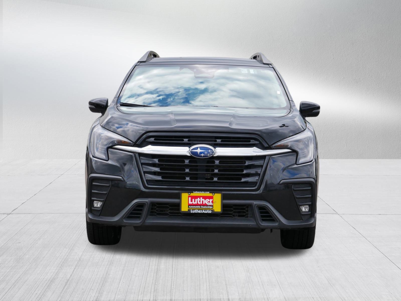 2023 Subaru Ascent Limited photo 2