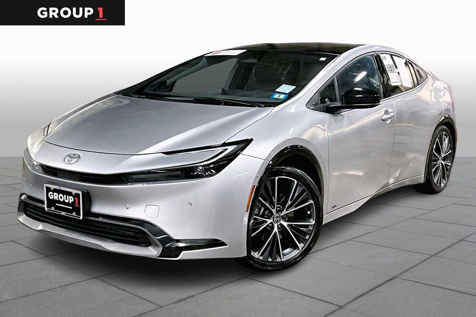 2023 Toyota Prius Limited's photo