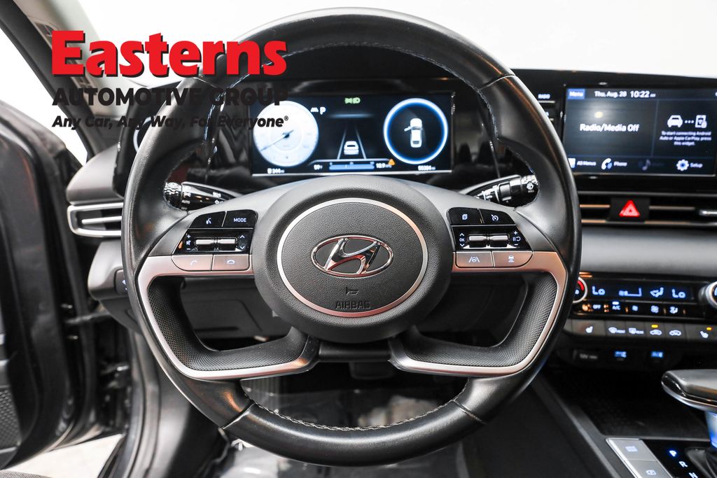 2021 Hyundai Elantra SEL Convenience photo 5