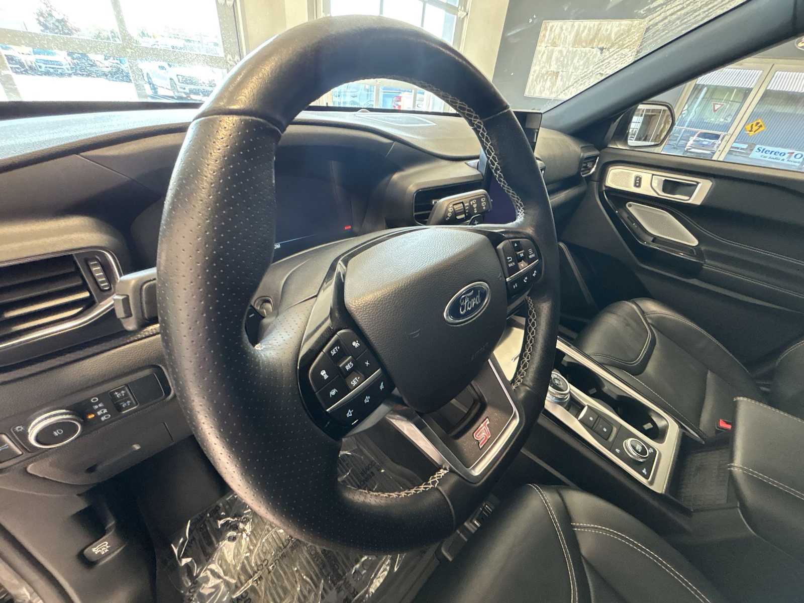 2022 Ford Explorer ST photo 9