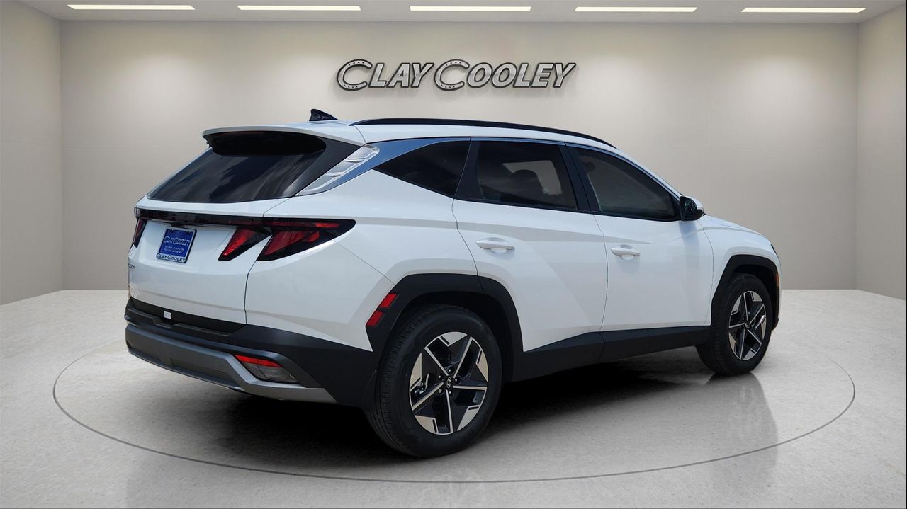 2025 Hyundai Tucson SEL photo 3