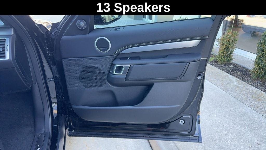 2024 Land Rover Discovery SE photo 20