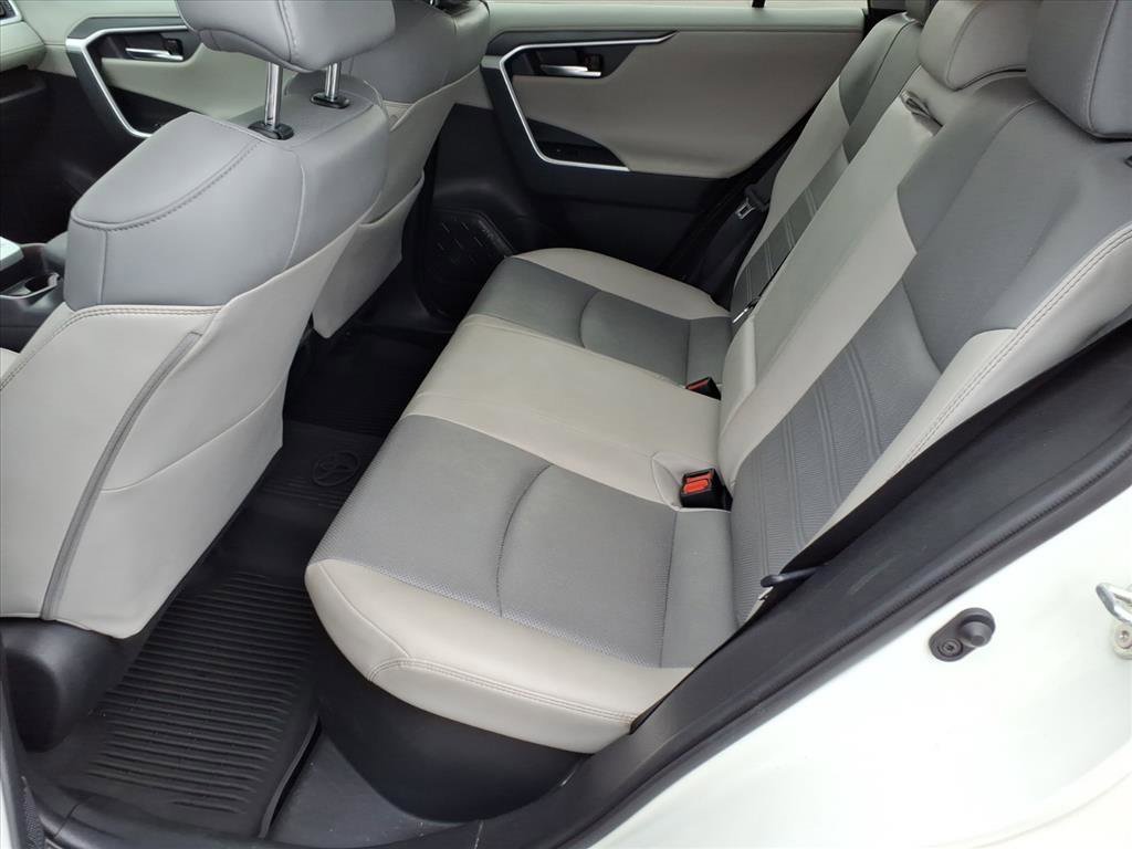 2021 Toyota RAV4 Hybrid Limited photo 3