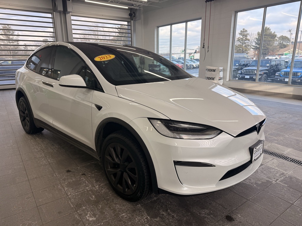 2023 Tesla Model X Long Range's photo