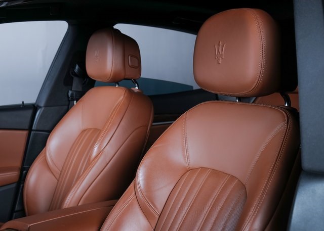 2017 Maserati Levante Base photo 4