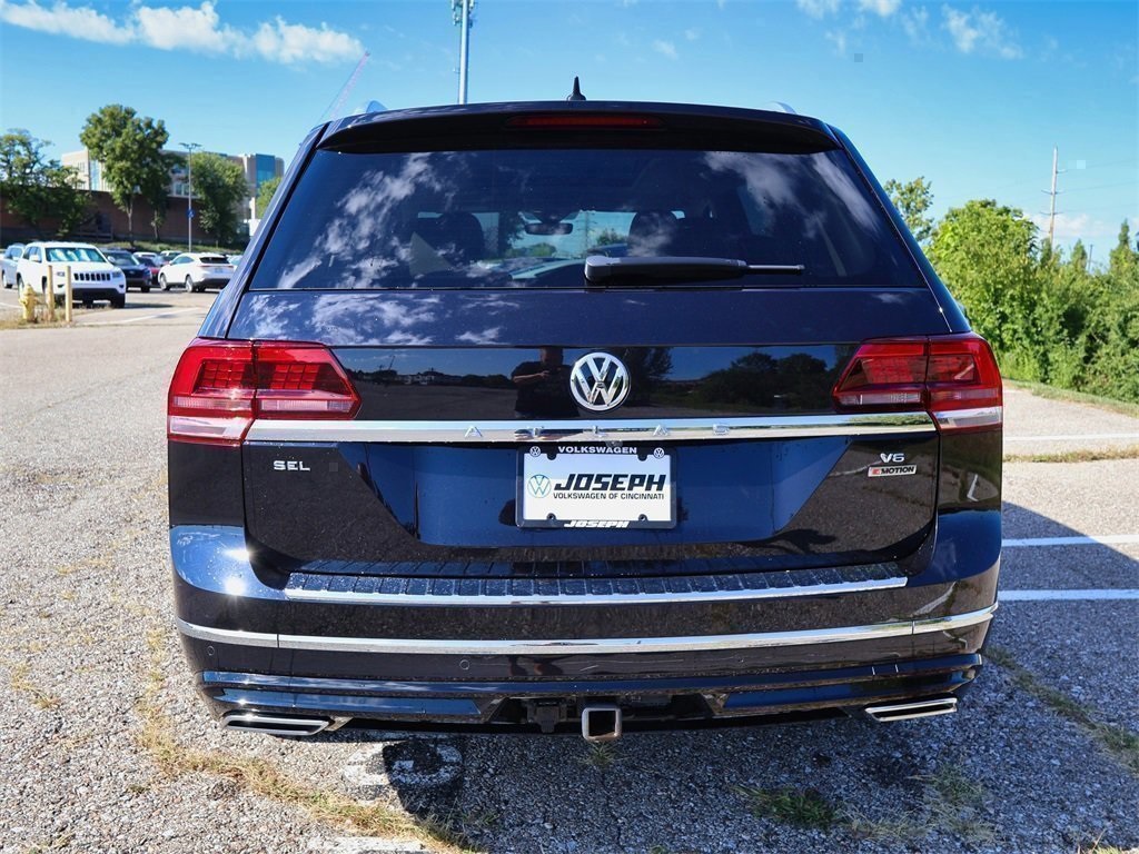 2019 Volkswagen Atlas V6 SEL R-Line photo 3