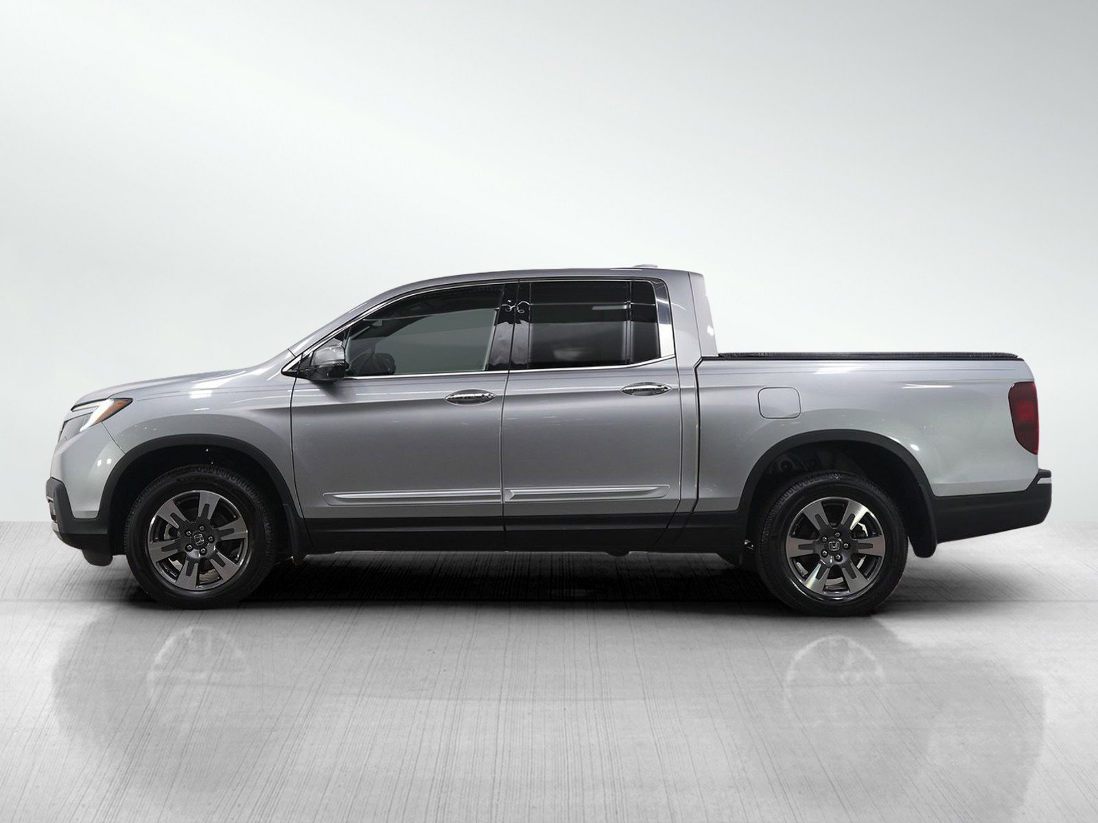 Used 2019 Honda Ridgeline RTL-E with VIN 5FPYK3F71KB016822 for sale in Hopkins, Minnesota