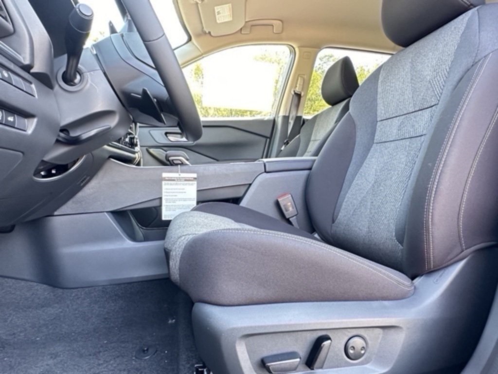 2026 Nissan Rogue SV photo 16