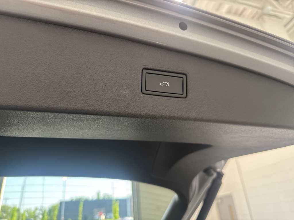 2024 Volkswagen Tiguan SE R-Line Black photo 27