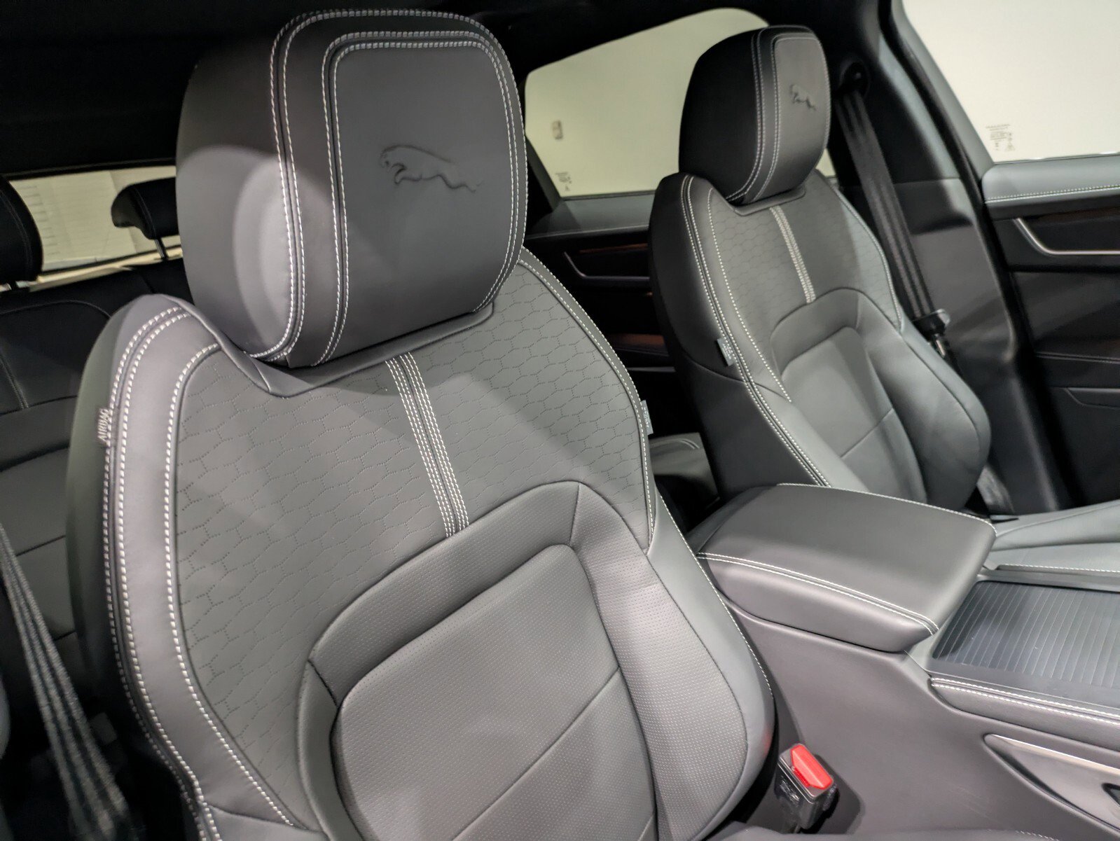 2026 Jaguar F-PACE P250 R-Dynamic S photo 23