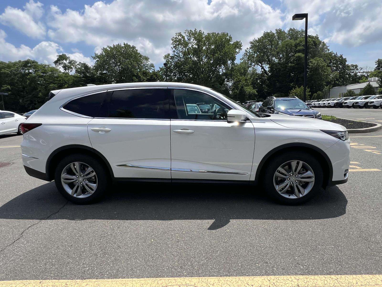 2025 Acura MDX SH-AWD photo 3