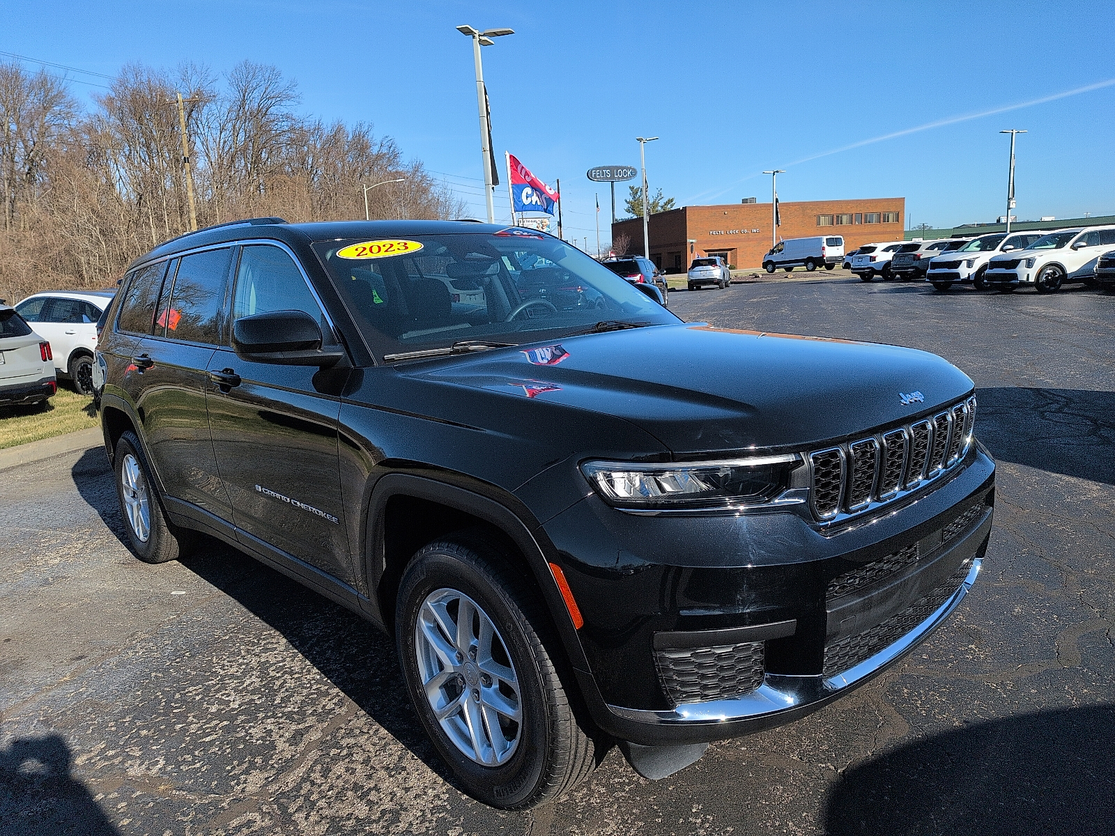 2023 Jeep Grand Cherokee L Laredo's photo