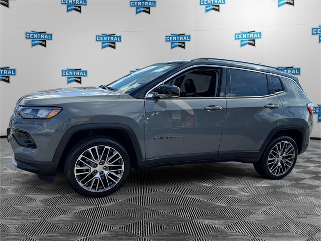 2022 Jeep Compass Limited photo 2