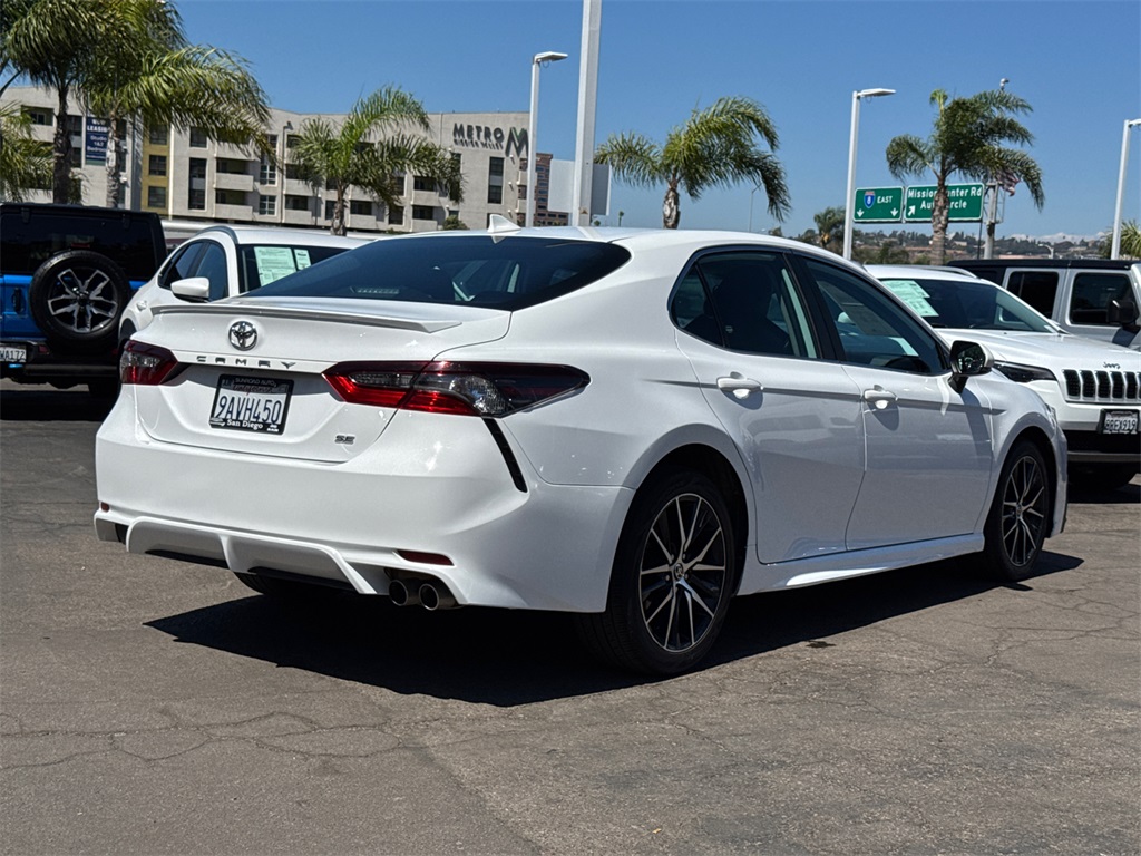 2022 Toyota Camry SE photo 12