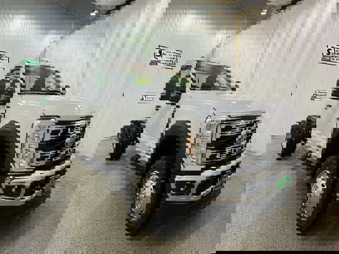 2026 Ford F-550 Super Duty Chassis Cab XL's photo