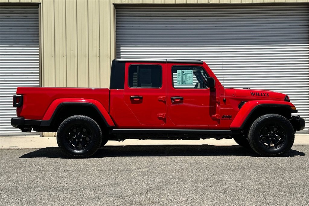 2022 Jeep Gladiator Willys Sport photo 7