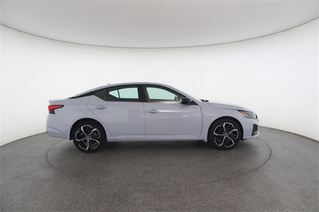 2023 Nissan Altima 2.5 SR photo 21