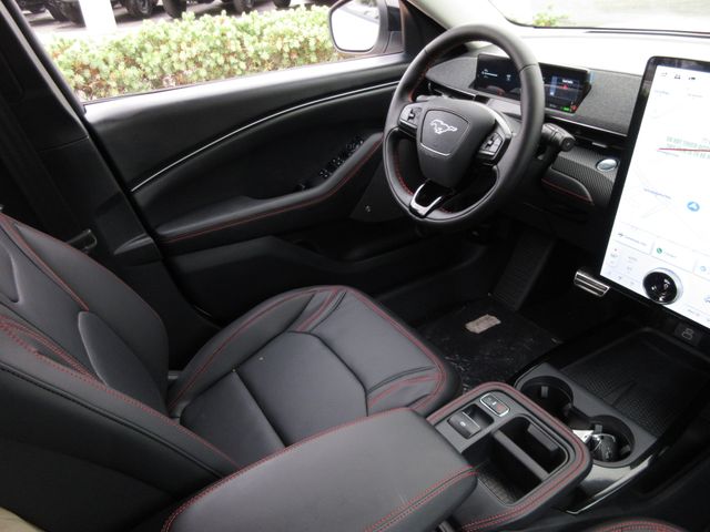 2025 Ford Mustang Mach-E Premium photo 19