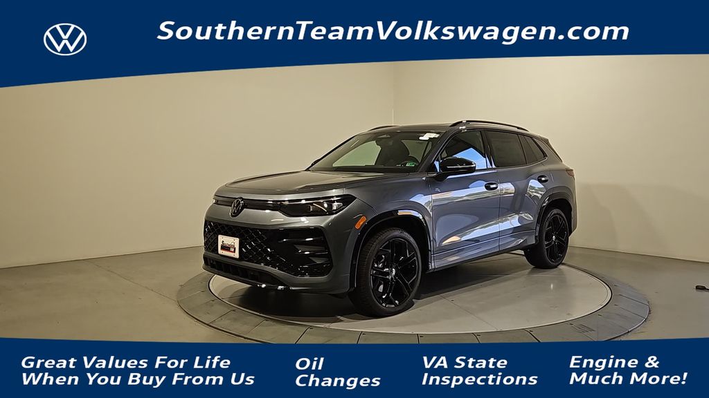 2025 Volkswagen Tiguan SE R-LINE BLACK's photo