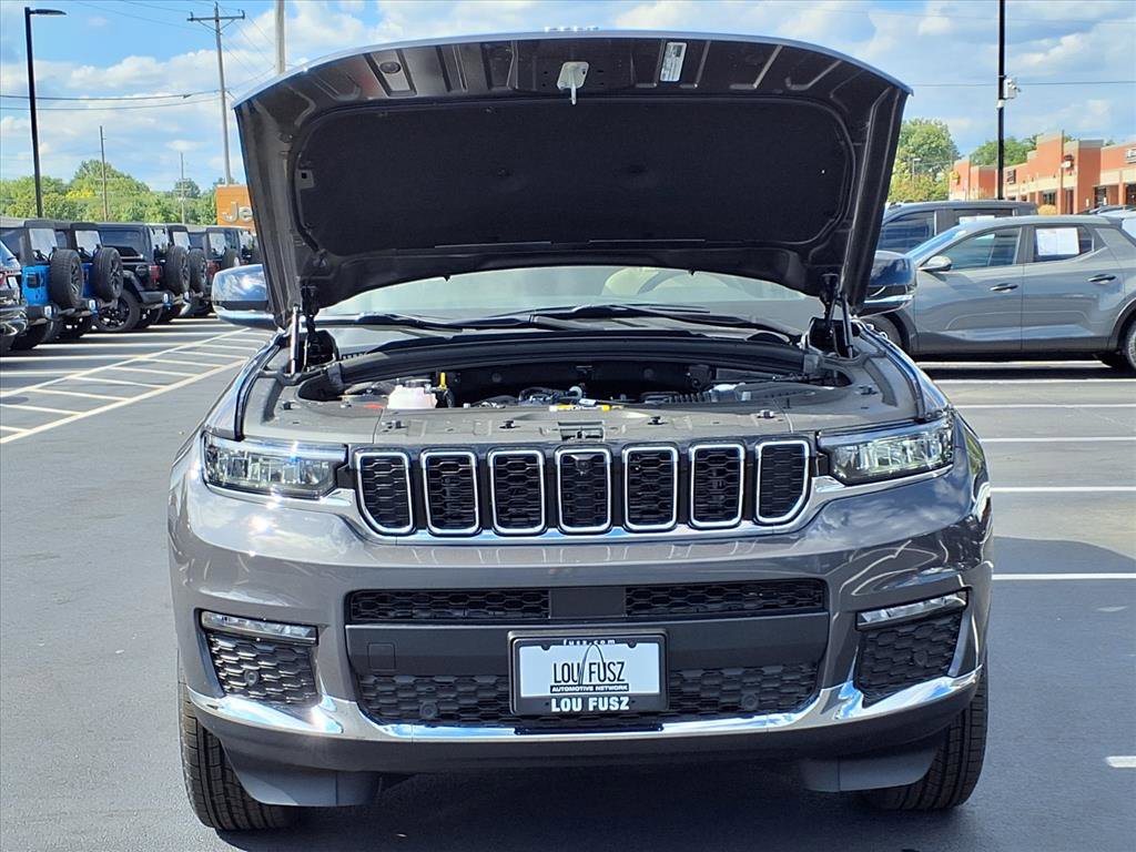 2025 Jeep Grand Cherokee Limited photo 21