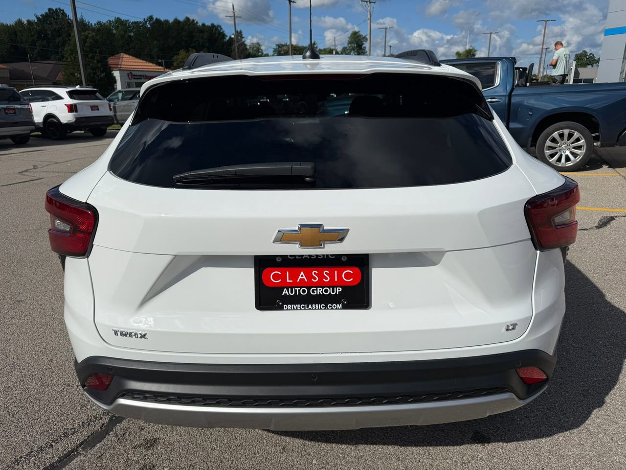 2025 Chevrolet Trax LT photo 5