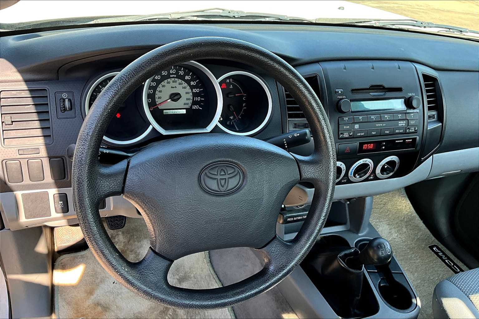 2010 Toyota Tacoma LE photo 5