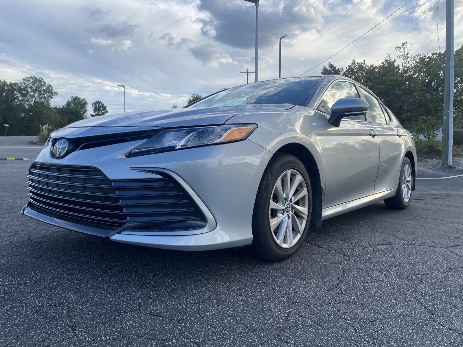 2023 Toyota Camry LE photo 18