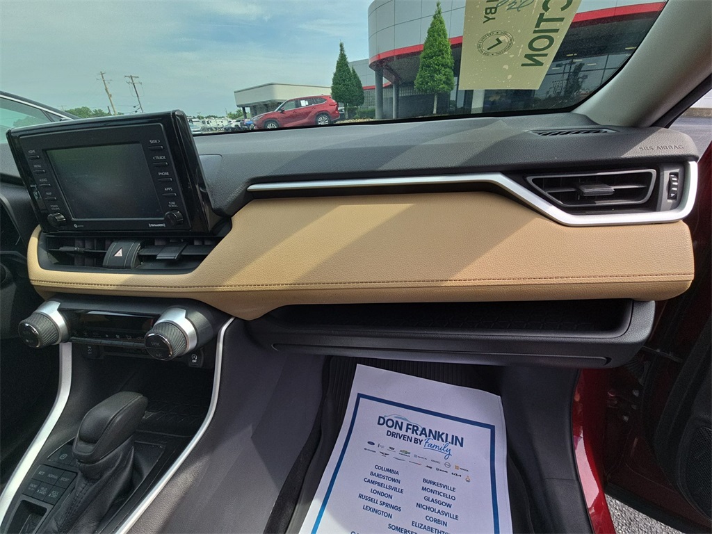 2022 Toyota RAV4 XLE photo 10