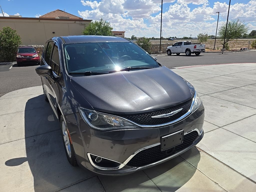 2020 Chrysler Pacifica Touring photo 10