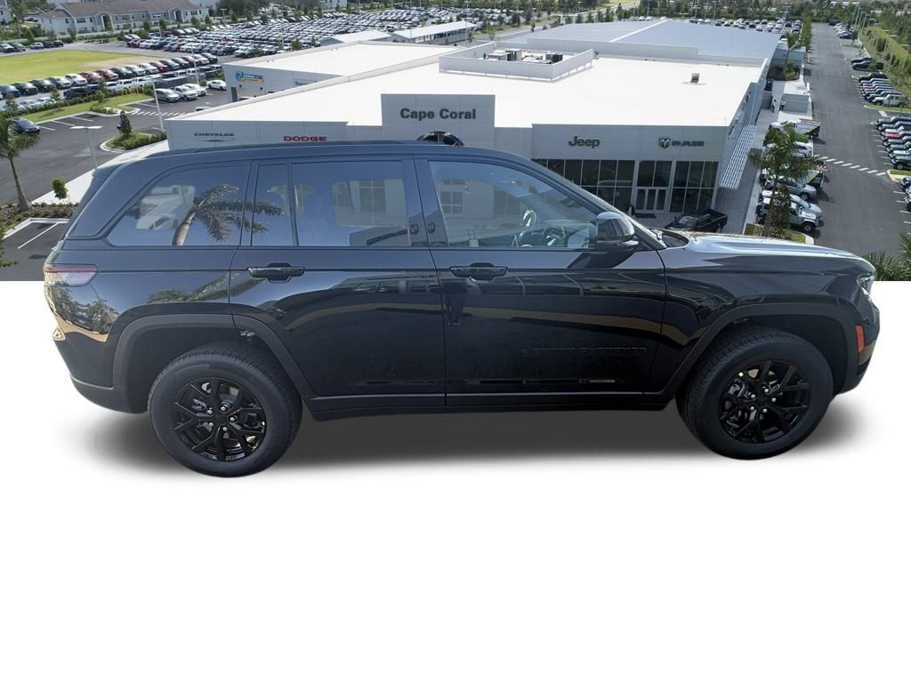 2025 Jeep Grand Cherokee Altitude X photo 2