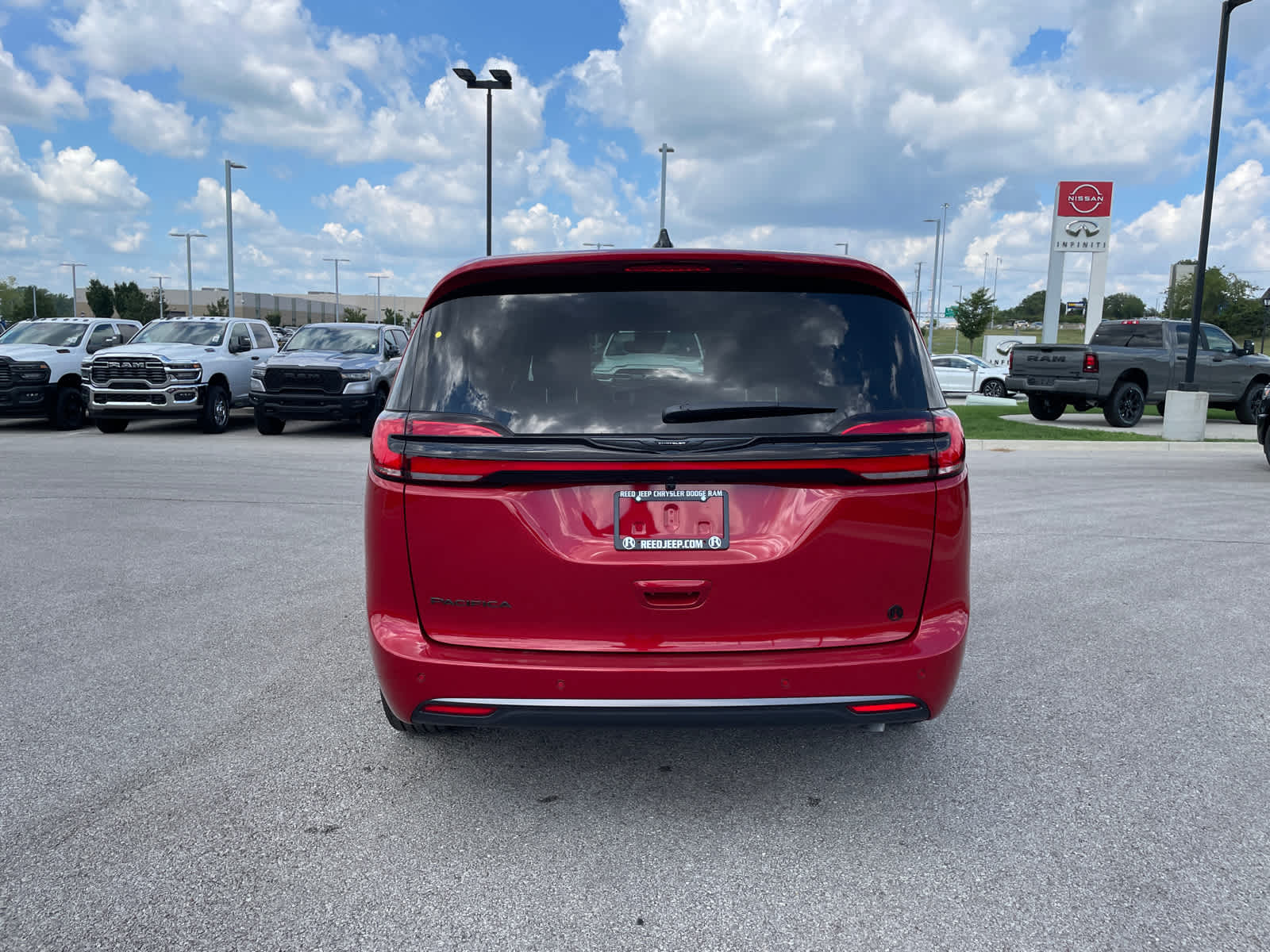 2026 Chrysler Pacifica photo 8