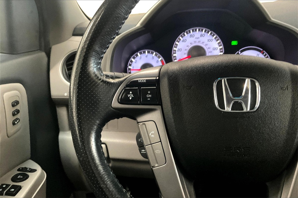 2013 Honda Pilot Touring photo 16