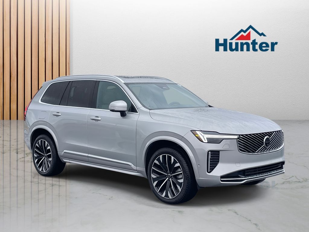 2025 Volvo XC90 Plus's photo