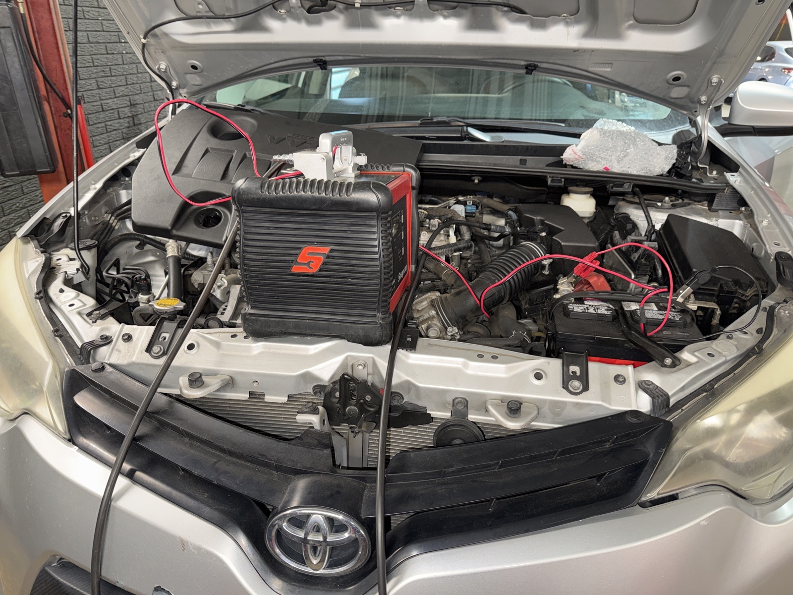 2014 Toyota Corolla LE photo 4