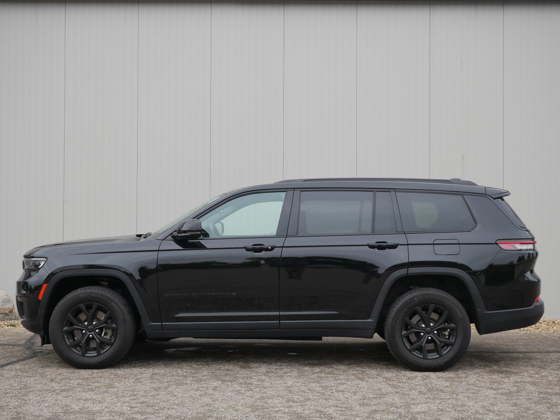 Used 2024 Jeep Grand Cherokee L Altitude with VIN 1C4RJKAG8R8553599 for sale in Hastings, Minnesota