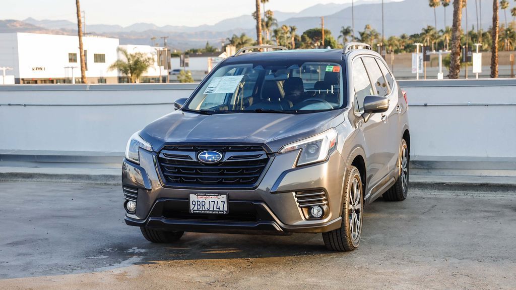 2022 Subaru Forester Limited photo 4